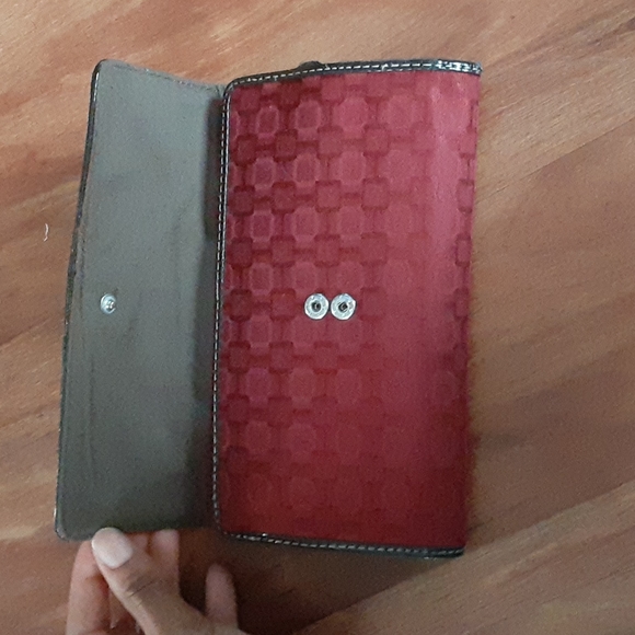 Red Wallet - Picture 2 of 6